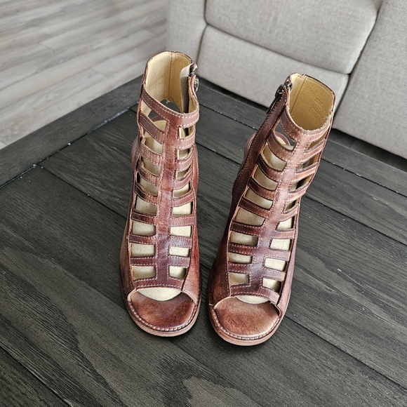 BedStu Occam Sandals In Teak Driftwood - Picture 6 of 9